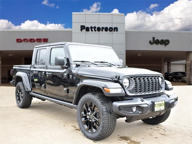 2025 Jeep Gladiator Nighthawk's photo