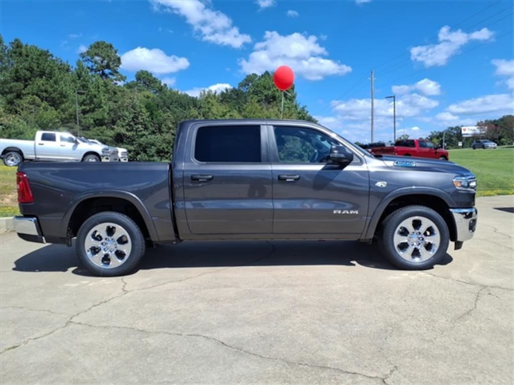 New 2026 Ram 1500 LONE STAR CREW CAB 4X4 5'7 BOX Pickup