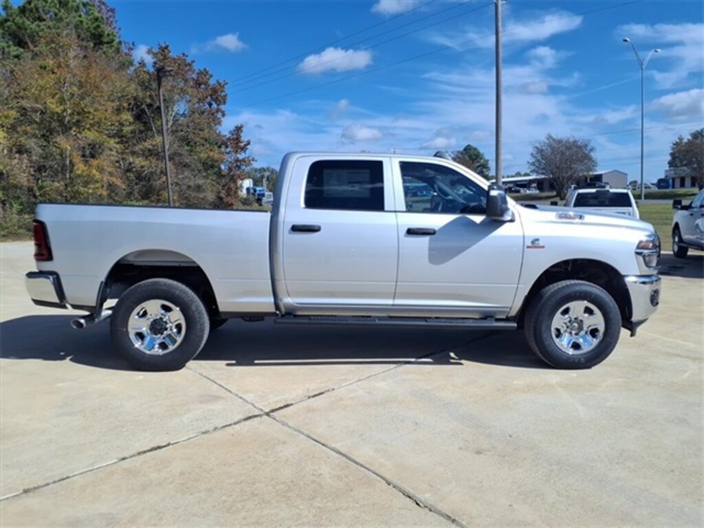 New 2026 Ram 2500 TRADESMAN CREW CAB 4X4 6'4 BOX Pickup