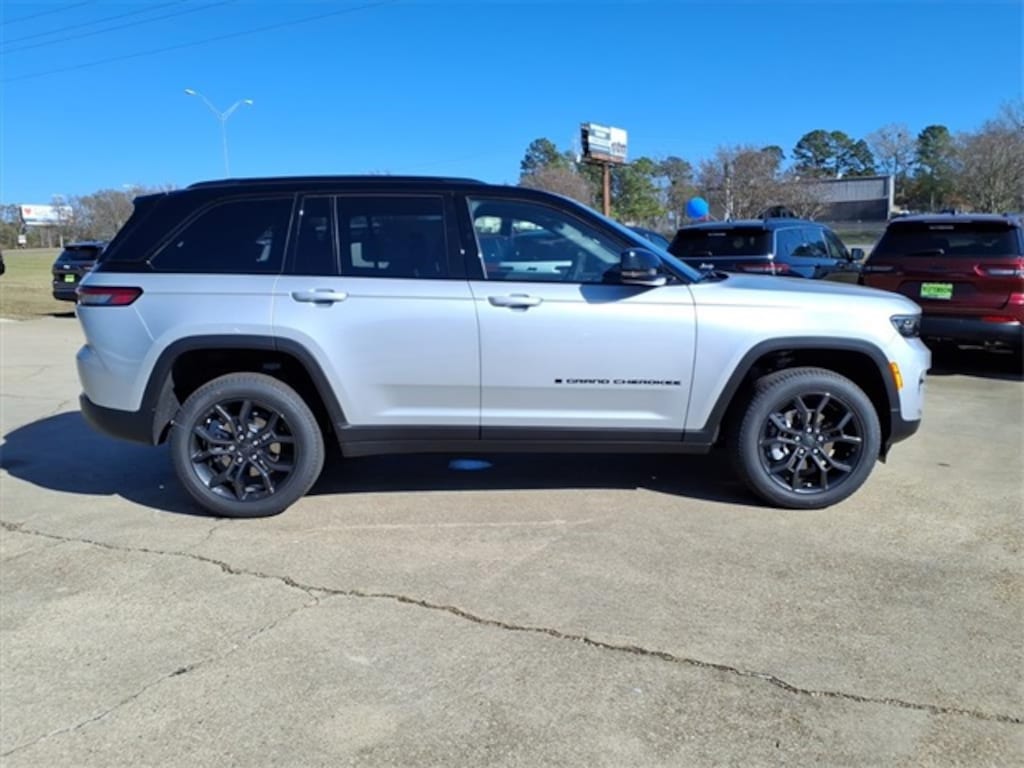 New 2025 Jeep Grand Cherokee LIMITED 4X4 Sport Utility