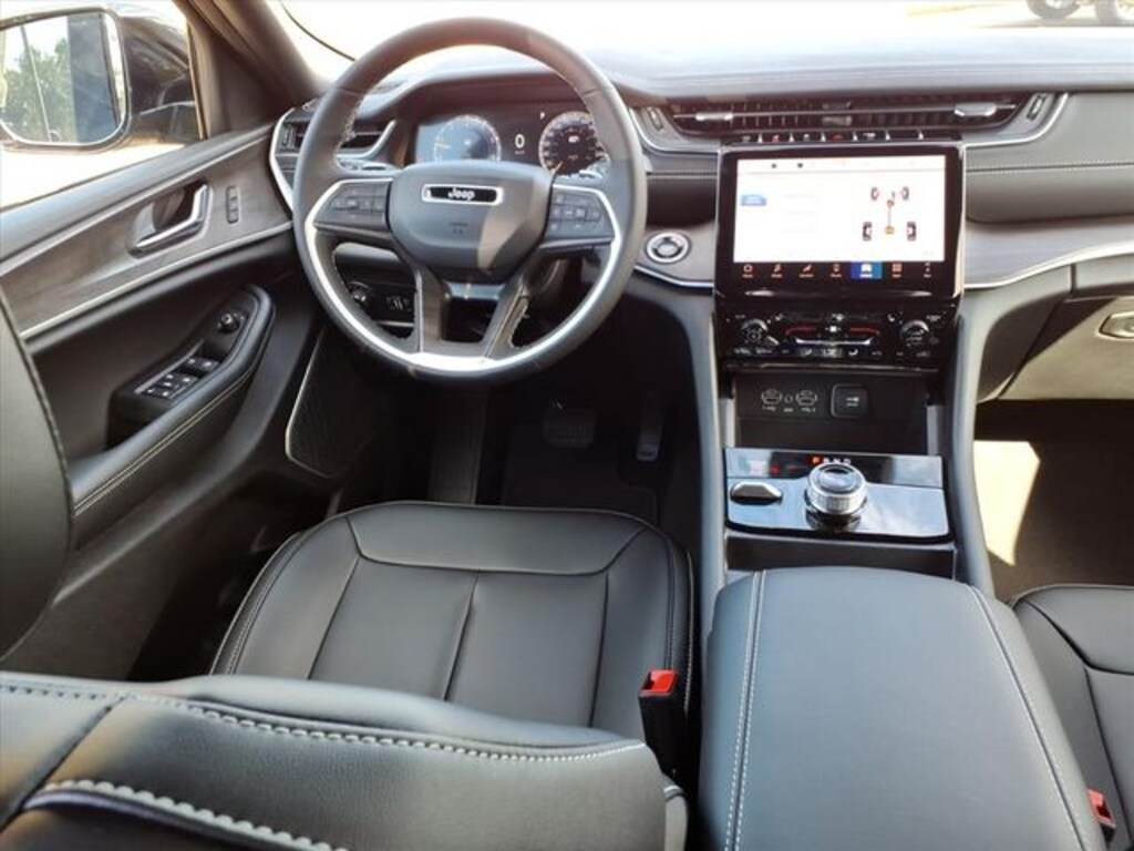 New 2025 Jeep Grand Cherokee L LIMITED 4X4 Sport Utility