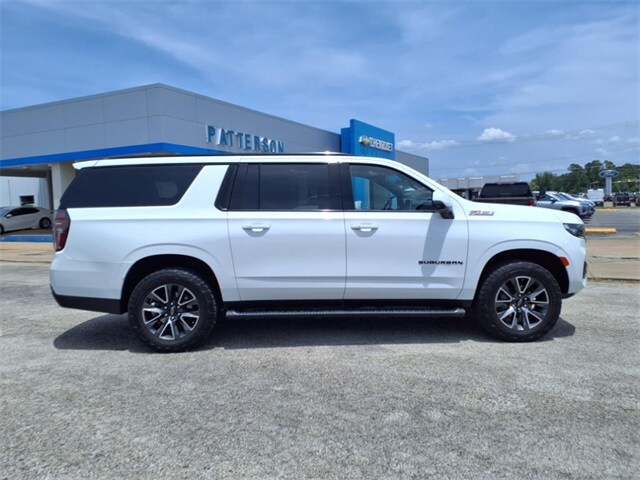 2021 Chevrolet Suburban Z71 photo 2
