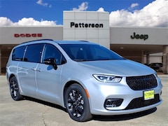 2026 Chrysler Pacifica SELECT Passenger Van