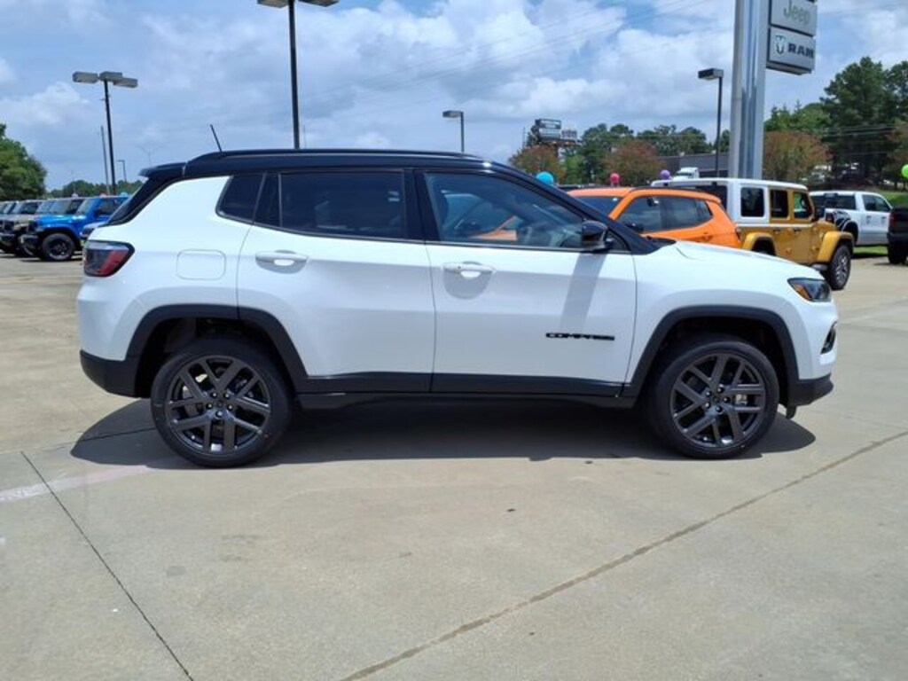 New 2026 Jeep Compass LIMITED ALTITUDE 4X4 Sport Utility