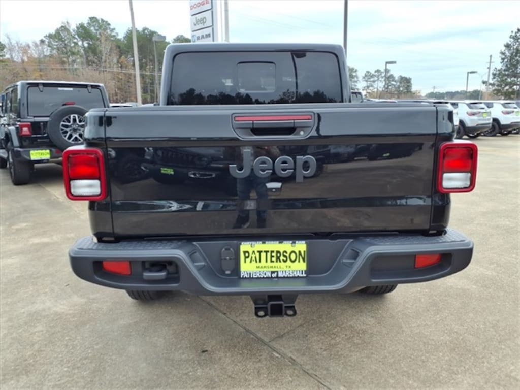 New 2026 Jeep Gladiator SPORT S 4X4 Pickup