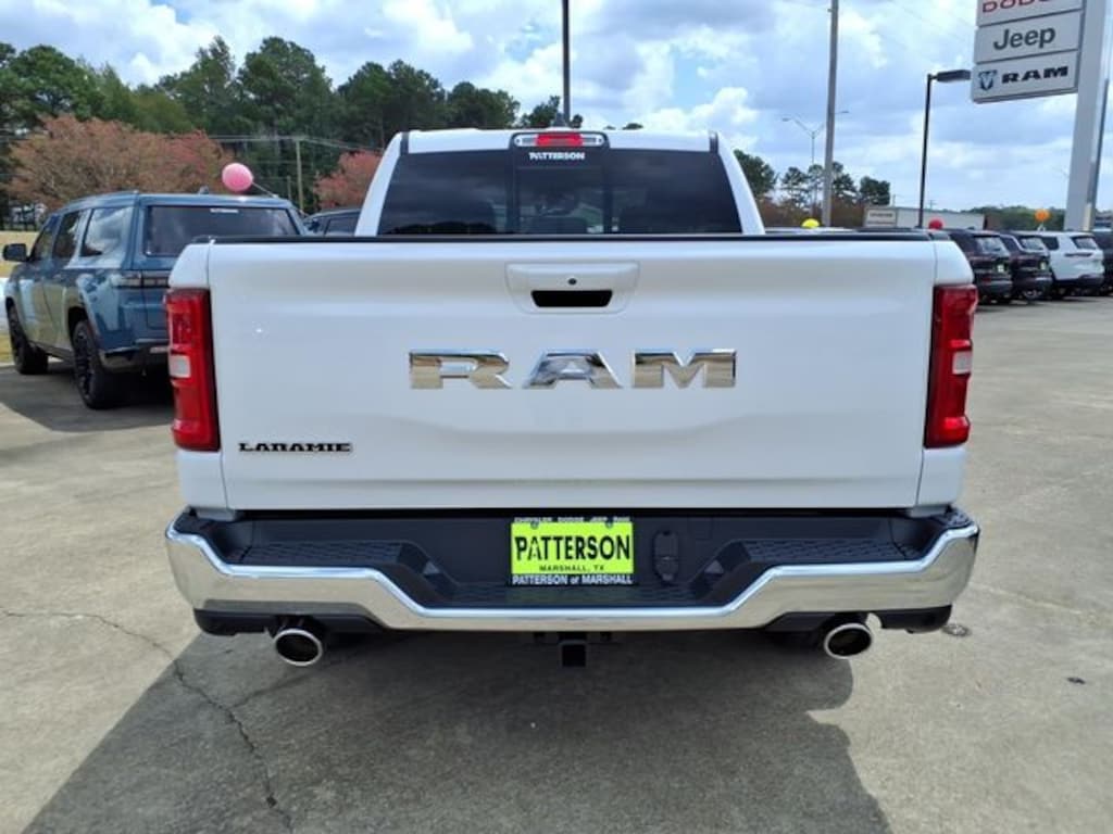 New 2026 Ram 1500 LARAMIE CREW CAB 4X2 5'7 BOX Pickup
