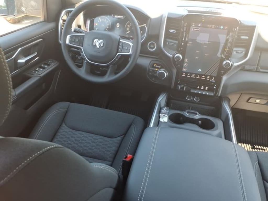 New 2026 Ram 1500 LONE STAR CREW CAB 4X4 5'7 BOX Pickup