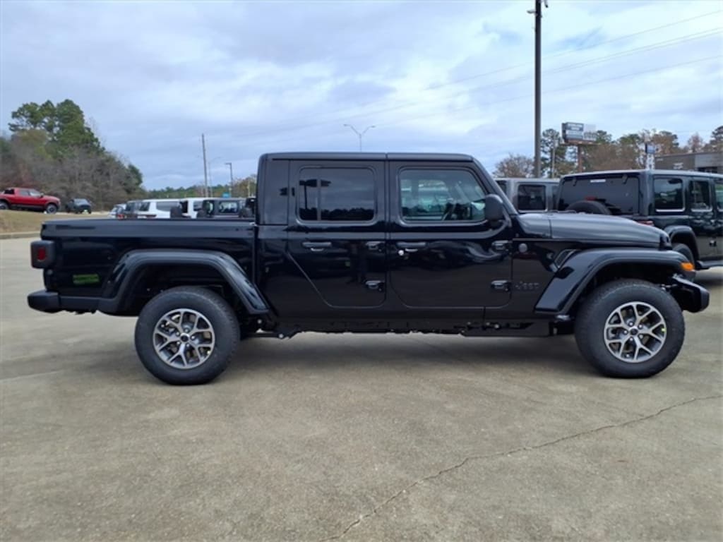 New 2026 Jeep Gladiator SPORT S 4X4 Pickup
