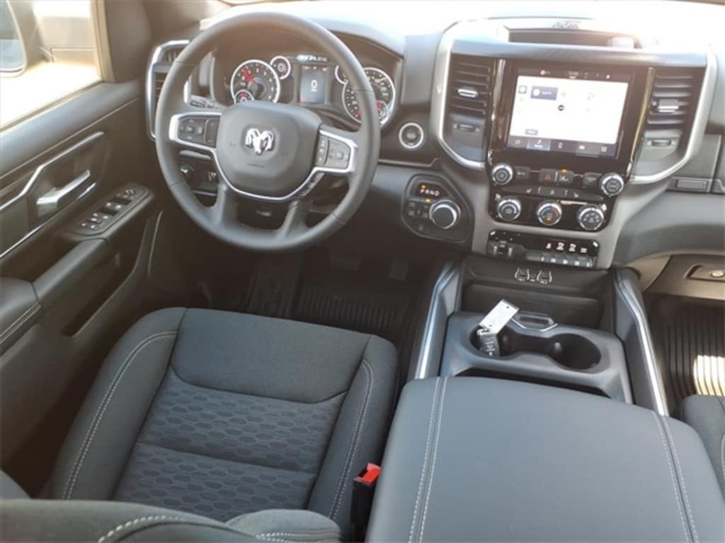 New 2026 Ram 1500 LONE STAR CREW CAB 4X4 5'7 BOX Pickup