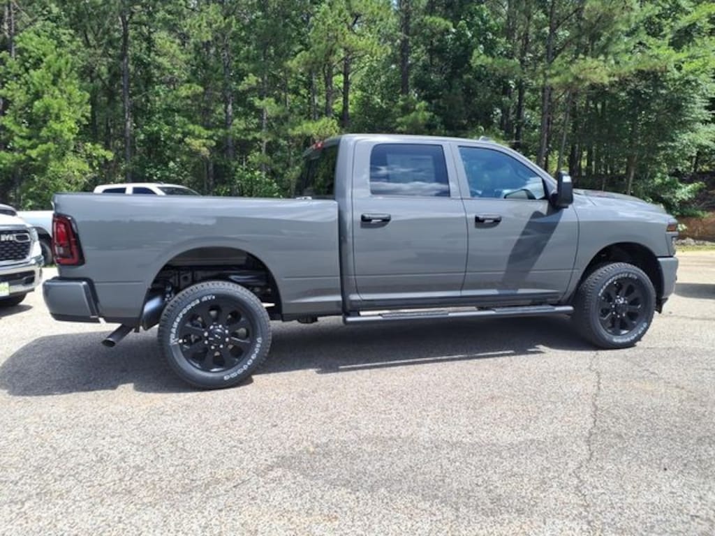 New 2026 Ram 2500 BLACK EXPRESS CREW CAB 4X4 6'4 BOX Pickup