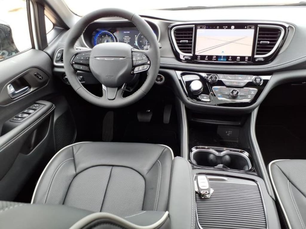 New 2027 Chrysler Pacifica LIMITED Passenger Van