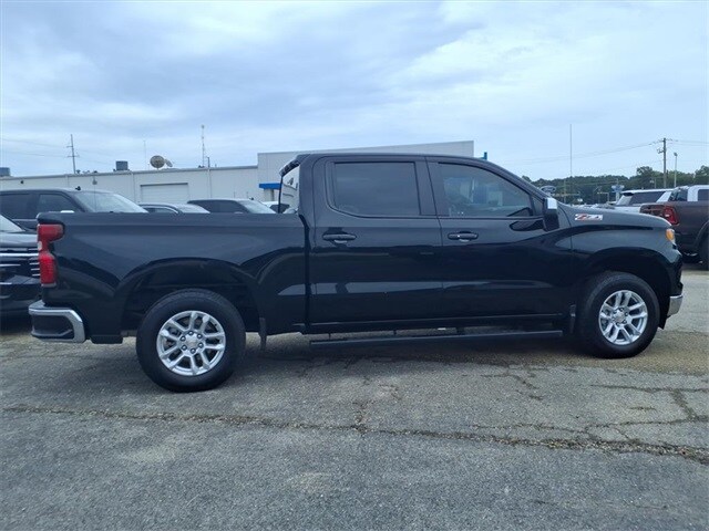 2024 Chevrolet Silverado 1500 LT photo 2