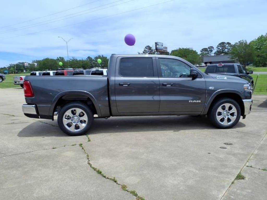 New 2026 Ram 1500 LONE STAR CREW CAB 4X2 5'7 BOX Pickup