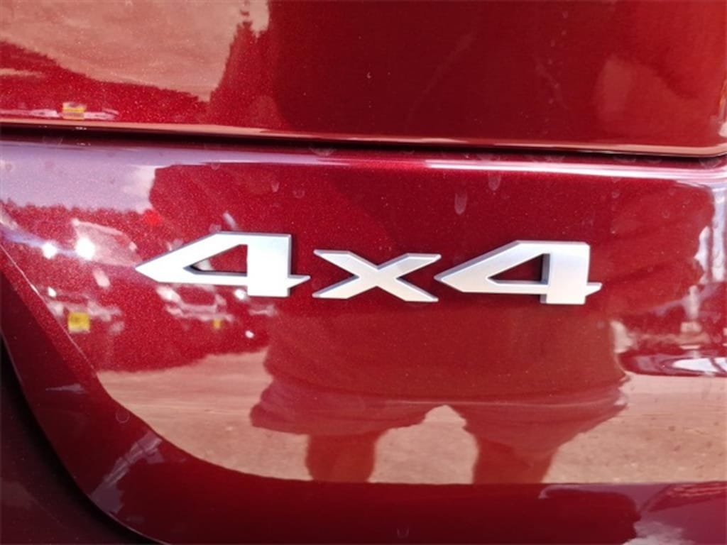 New 2025 Jeep Grand Cherokee LAREDO X 4X4 Sport Utility