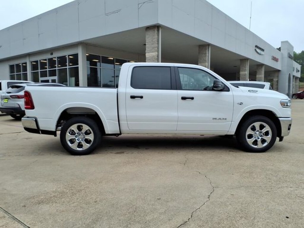 New 2026 Ram 1500 LONE STAR CREW CAB 4X2 5'7 BOX Pickup