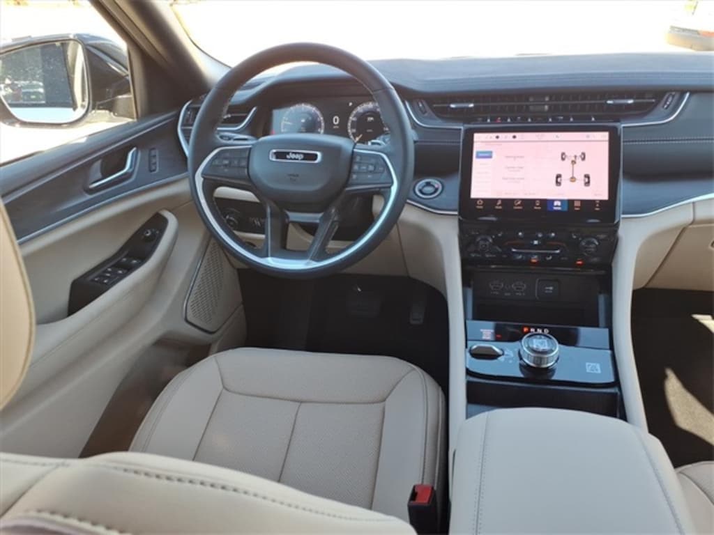 New 2025 Jeep Grand Cherokee L LIMITED 4X4 Sport Utility