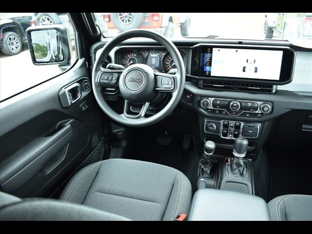 2025 Jeep Gladiator Sport photo 4
