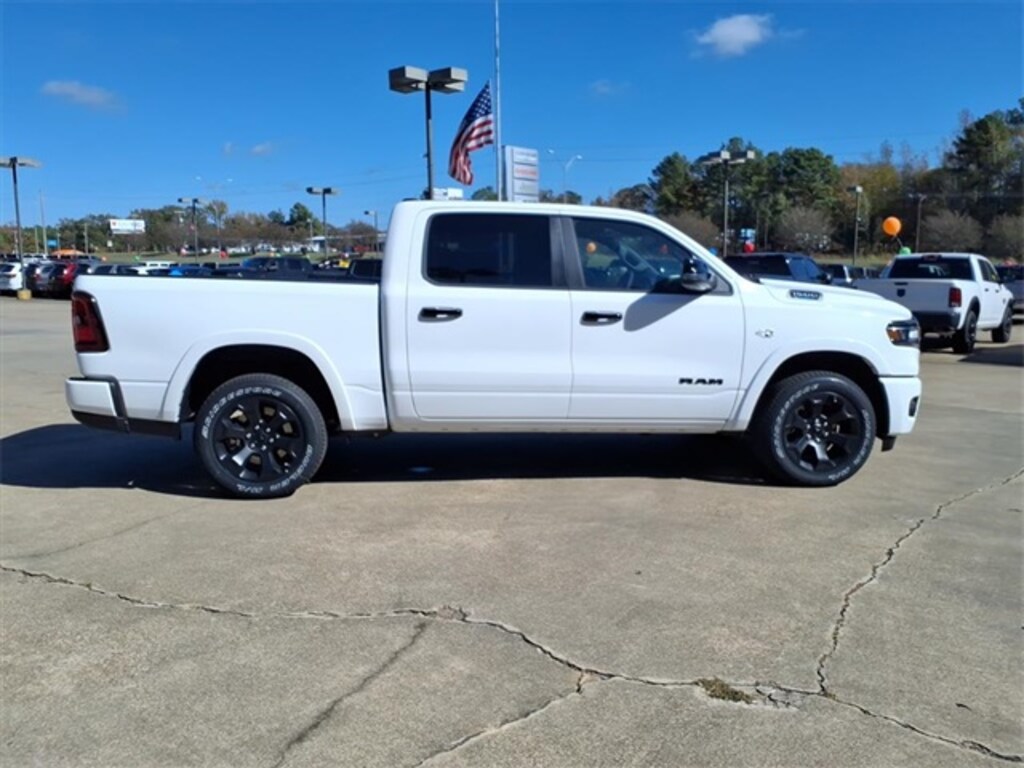 New 2026 Ram 1500 LONE STAR CREW CAB 4X4 5'7 BOX Pickup