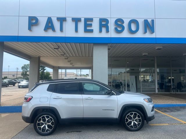 2025 Jeep Compass Limited 4X4's photo