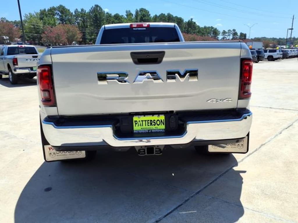 New 2026 Ram 3500 TRADESMAN CREW CAB 4X4 8' BOX Pickup