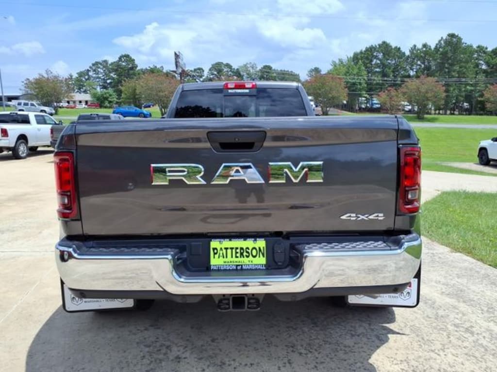 New 2026 Ram 3500 TRADESMAN CREW CAB 4X4 8' BOX Pickup