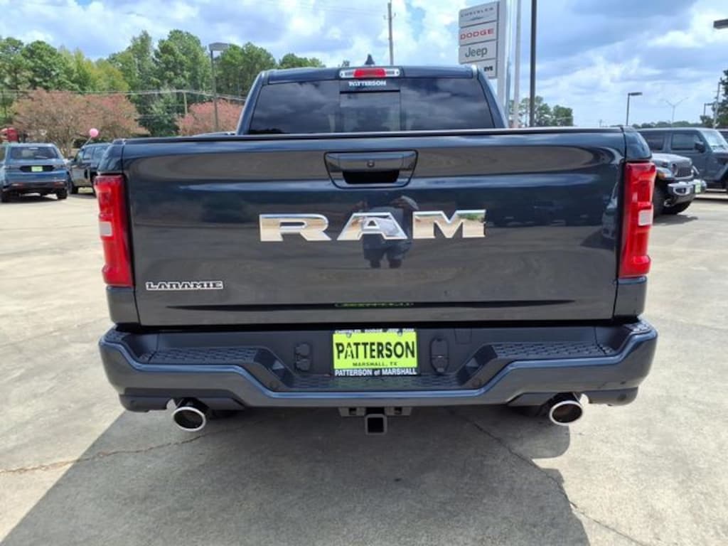 New 2027 Ram 1500 LARAMIE CREW CAB 4X2 5'7 BOX Pickup