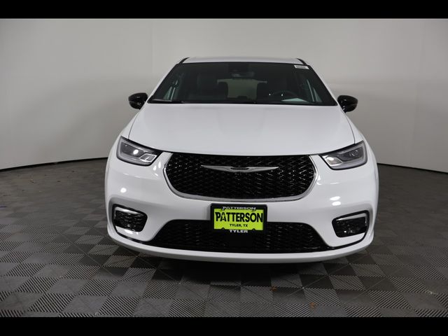 2026 Chrysler Pacifica Select - Photo 8