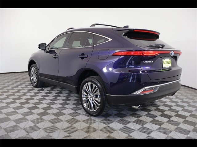 2024 Toyota Venza XLE photo 4