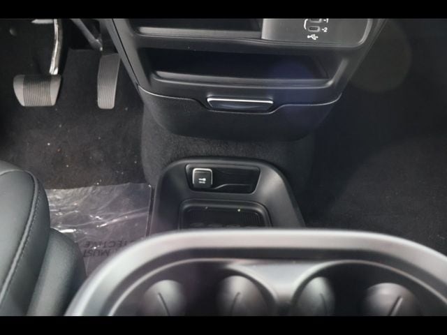 2026 Chrysler Pacifica Select - Photo 13