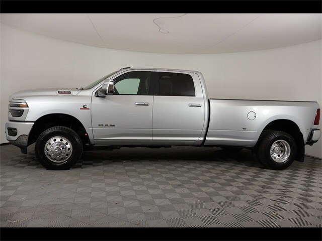 2026 Ram 3500 Laramie photo 2
