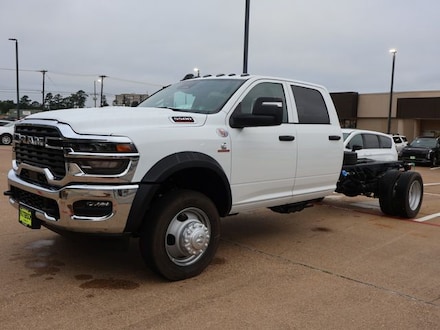 2025 Ram 5500 Chassis Cab TRADESMAN  CREW  4X4 84' CA Pickup