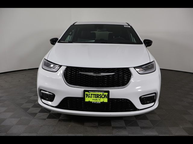 2026 Chrysler Pacifica Select - Photo 8