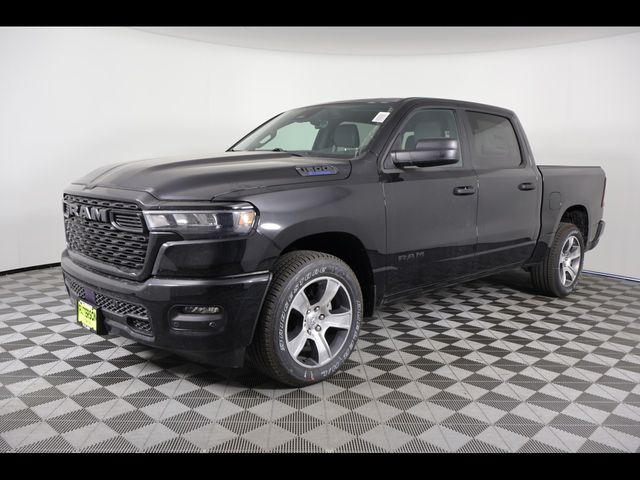 New 2026 Ram 1500 EXPRESS CREW CAB 4X2 5'7 BOX