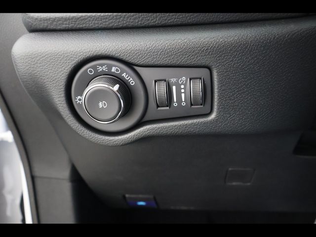 2026 Chrysler Pacifica Select - Photo 33