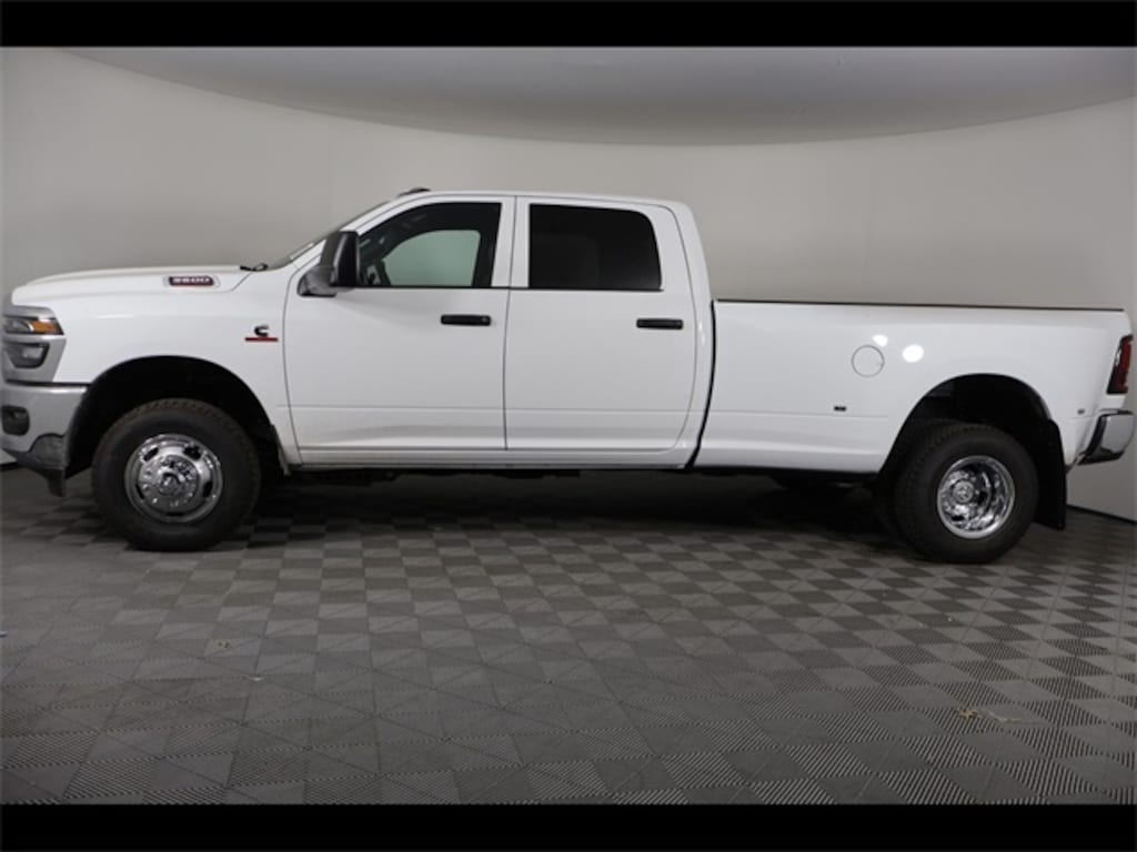 New 2026 Ram 3500 TRADESMAN CREW CAB 4X4 8' BOX Pickup