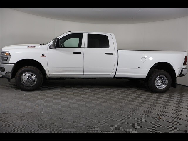 2026 Ram 3500 Tradesman photo 2