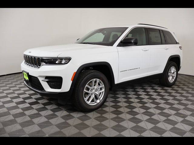 New 2026 Jeep Grand Cherokee LAREDO 4X2