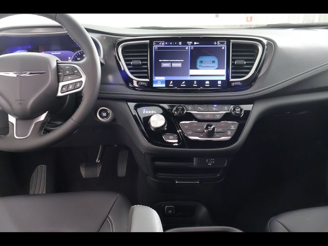 2026 Chrysler Pacifica Select - Photo 15