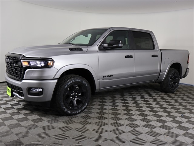 2025 Ram 1500 LONE STAR CREW CAB 4X4 5'7 BOX
