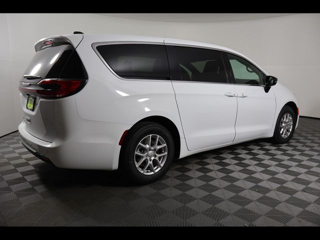 2026 Chrysler Pacifica Select - Photo 6