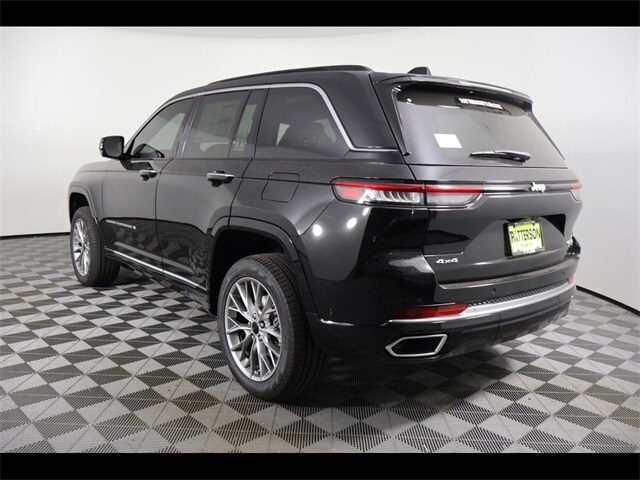 2025 Jeep Grand Cherokee Summit photo 3