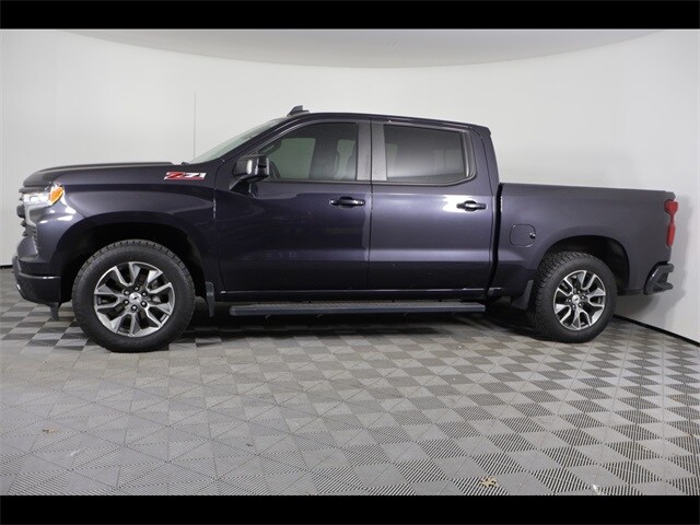 2023 Chevrolet Silverado 1500 RST photo 2
