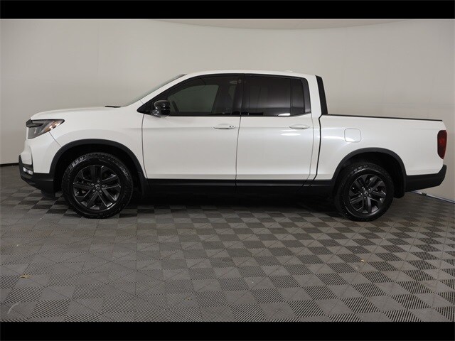 2023 Honda Ridgeline Sport photo 2