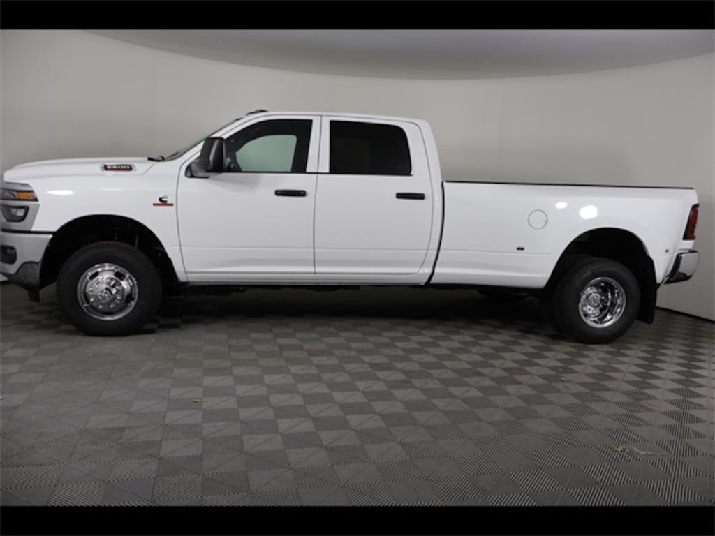 New 2026 Ram 3500 TRADESMAN CREW CAB 4X4 8' BOX Pickup