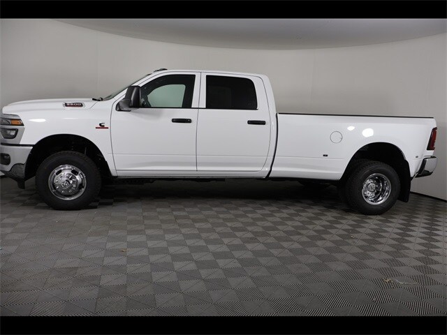 2026 Ram 3500 Tradesman photo 2