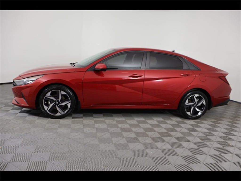 Used 2023 Hyundai Elantra SEL Sedan