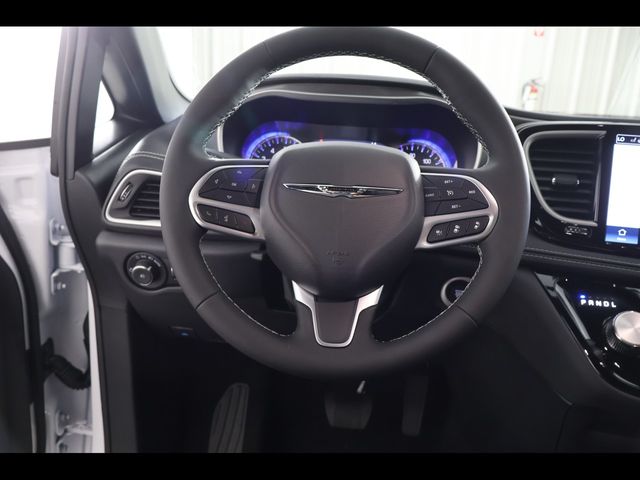 2026 Chrysler Pacifica Select - Photo 17