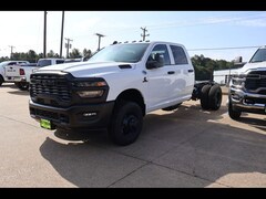 2026 Ram 3500 Chassis Cab TRADESMAN CREW   4X4 60' CA Pickup