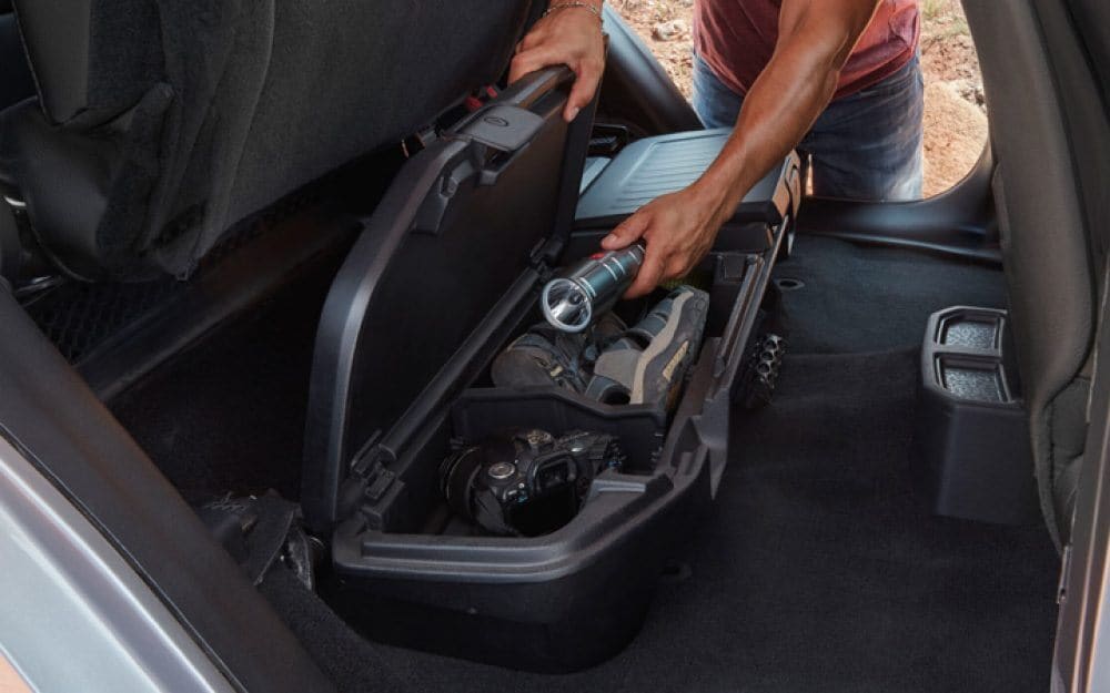 2020 jeep gladiator interior storage