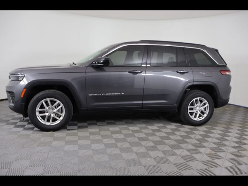 Used 2025 Jeep Grand Cherokee Laredo X SUV